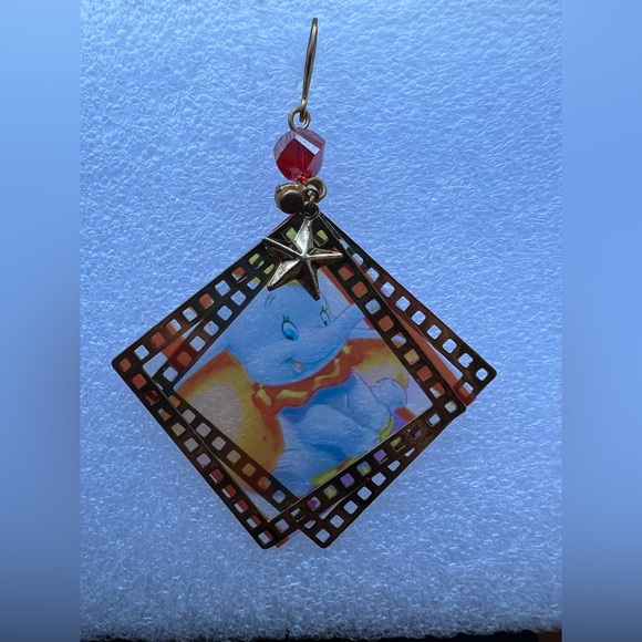 Disney dumbo dangling earring - Picture 3 of 3